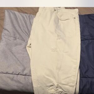 evi's Cream Jeans with Leather Patch